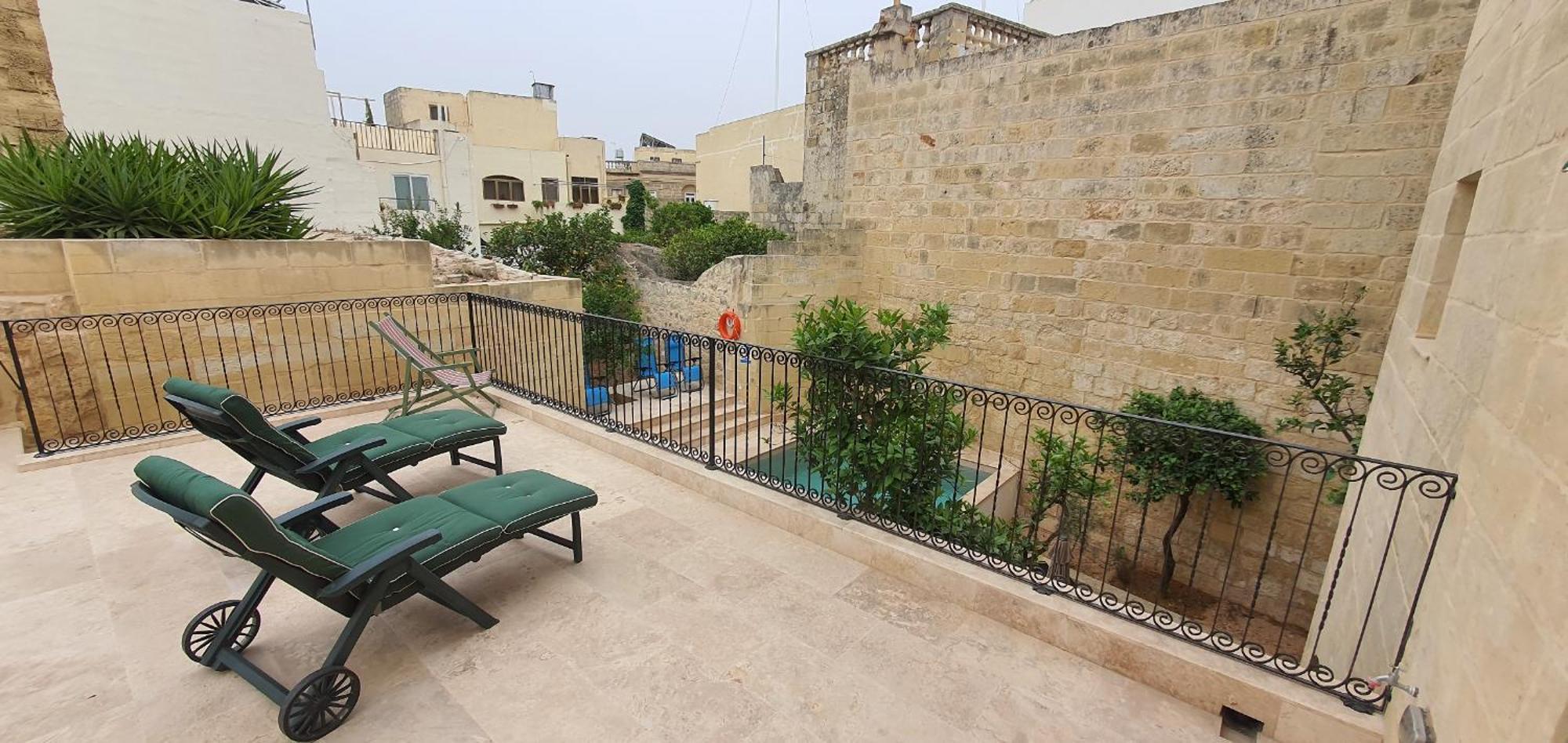 Dar Tan-nanniet - House Of Character With Private Pool Żejtun